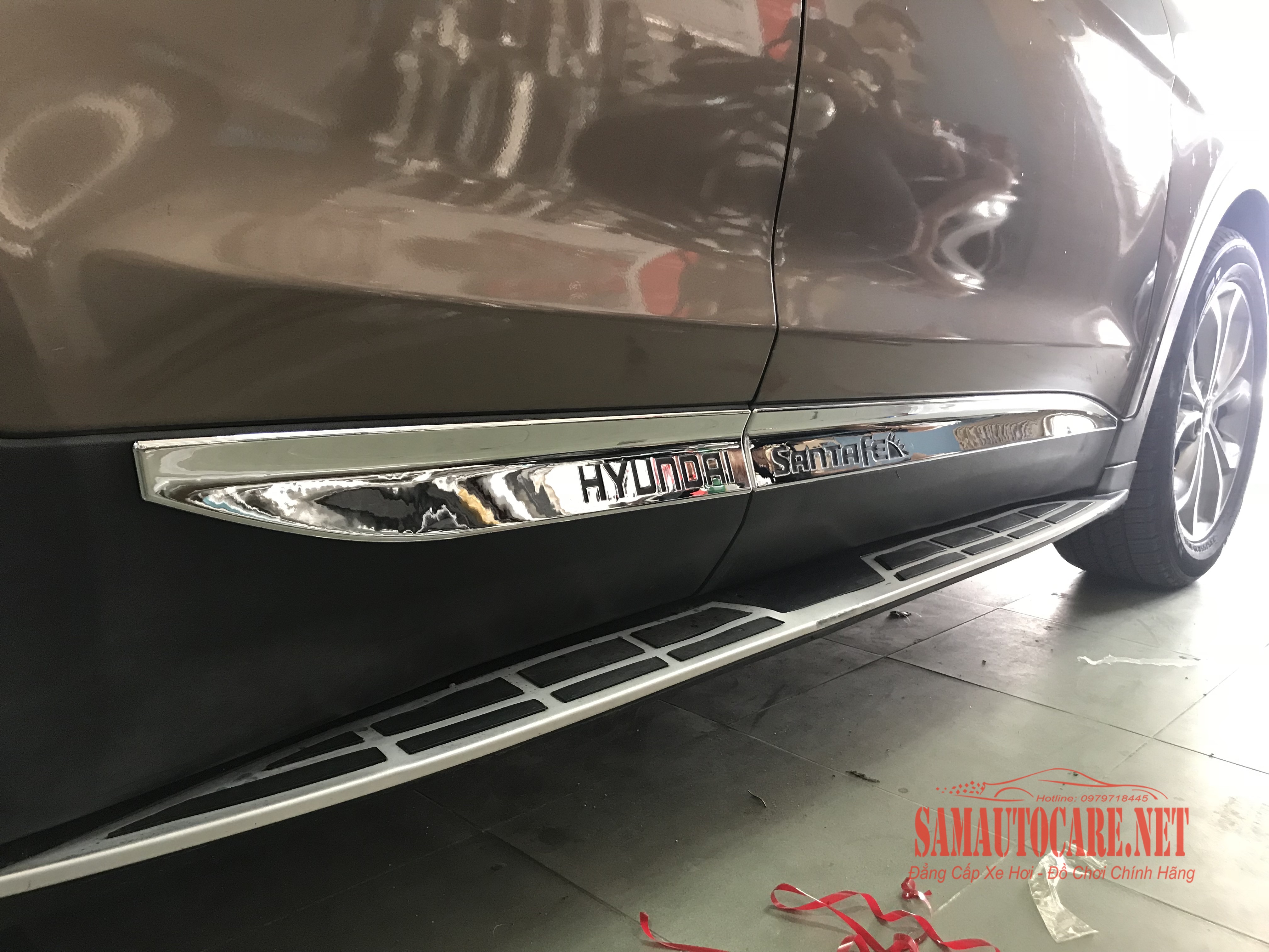 Nẹp Ốp Hông Xe Hyundai Santafe 2017