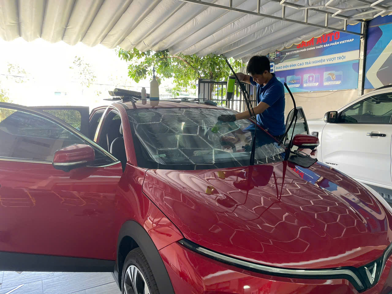 Dán Phim Cách Nhiệt Cho VinFast Limo Green 