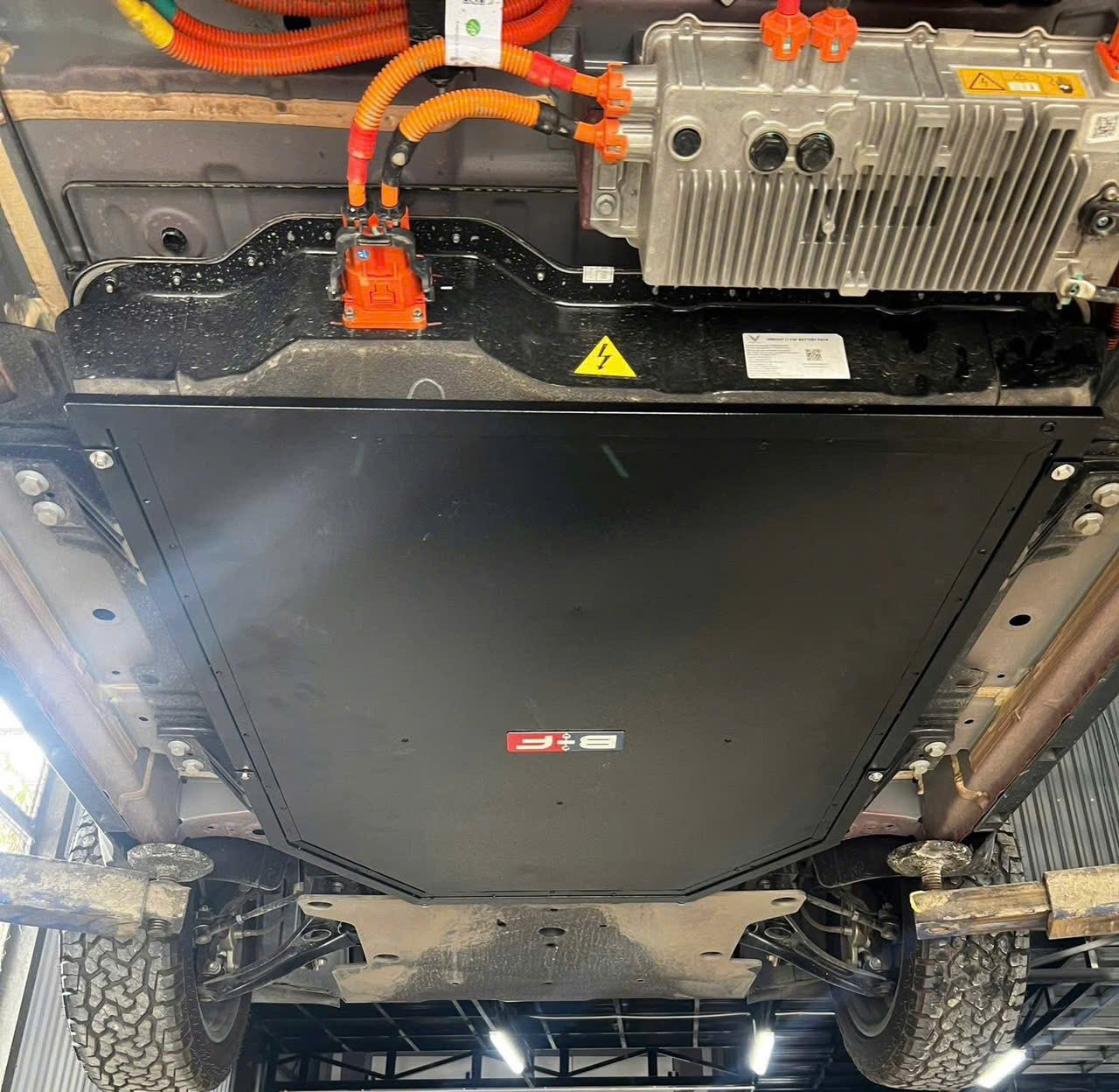 Tấm Ốp Bảo Vệ Pin Cho VinFast VF3